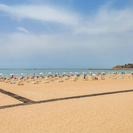 Casa Da Dos Pescadores * אלבופיירה